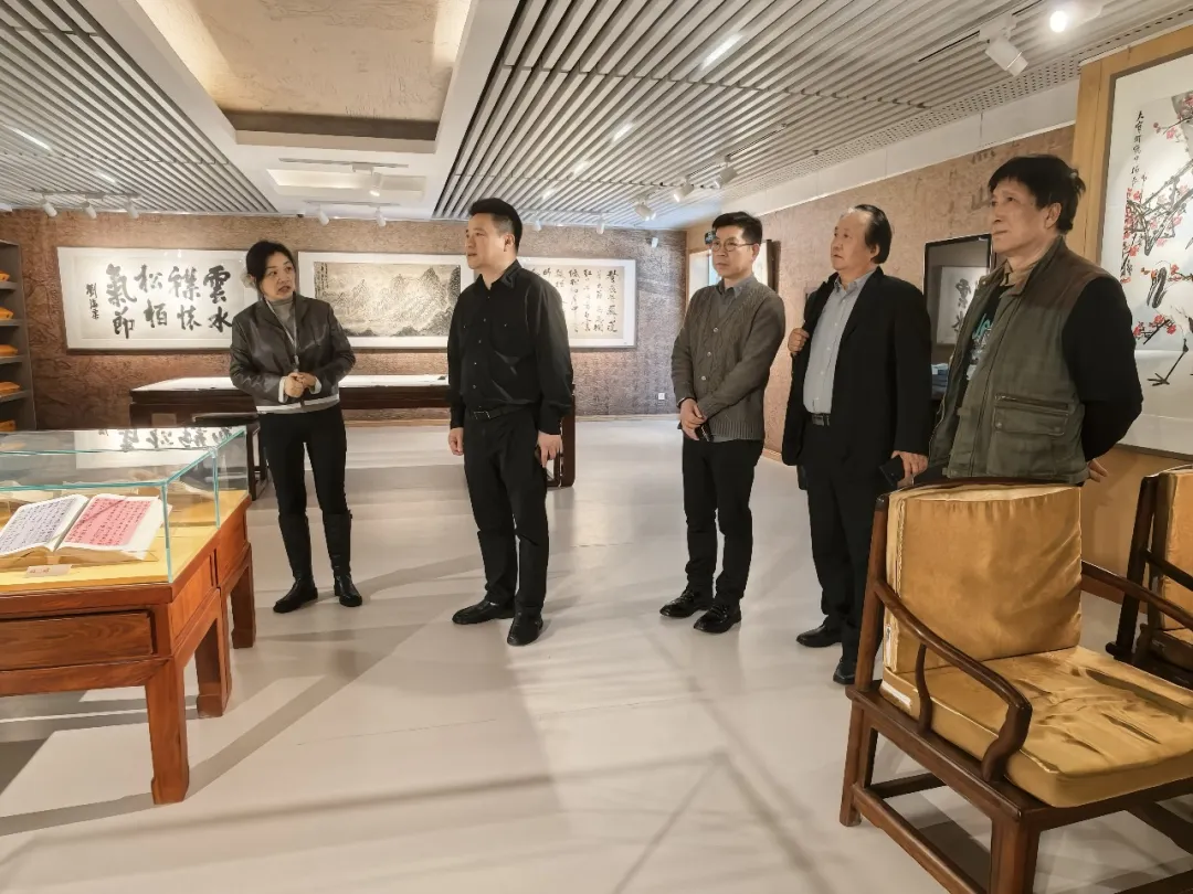 江苏省中国画学会受邀赴江苏省档案馆开展交流合作活动