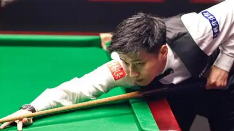 斯诺克大师赛：8强席位确定！中国3人晋级，丁俊晖5连败出局，肖国栋吴宜泽上演德比