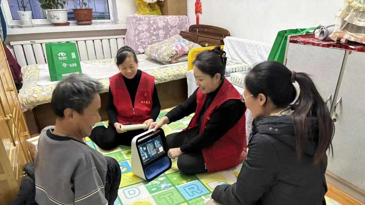 明山区院校社区关工委 开展暖心慰问与免费体检服务活动