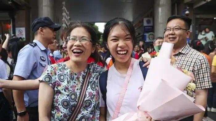 基础太薄弱，广西高考分数集中在中低分数段