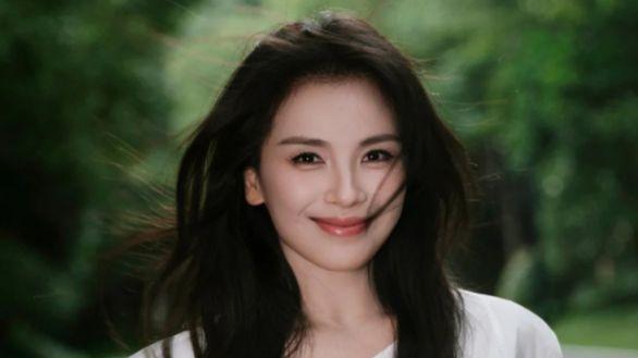 版型、面料、搭配：白 T 正确打开方式