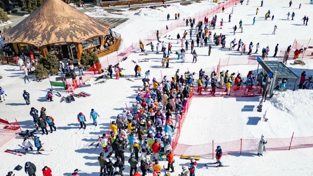 双百万雪场背后：吉林的雪，如何从“黄金纬度”到“黄金产业”