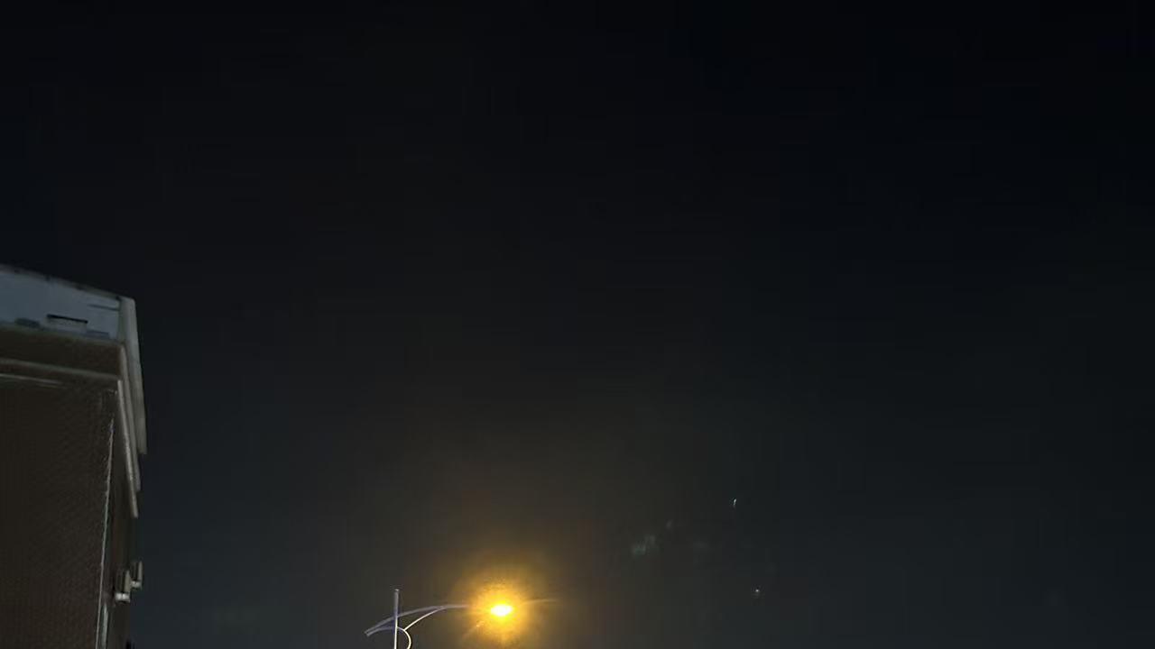 摆摊的比顾客还多