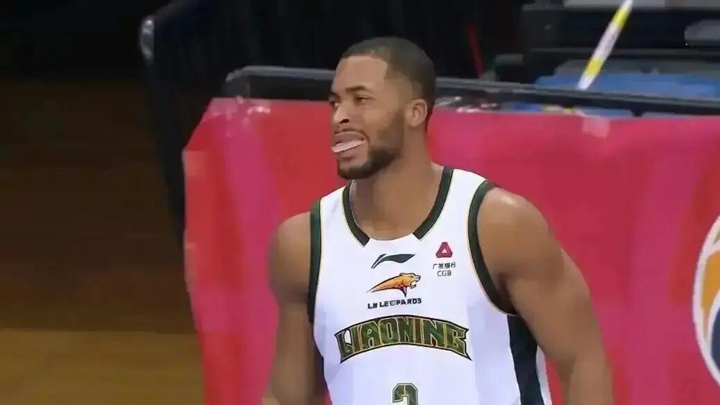 击败山东队第二天！乌戈赛后再收3惊喜，辽篮第六外援续约NBL老鹰队