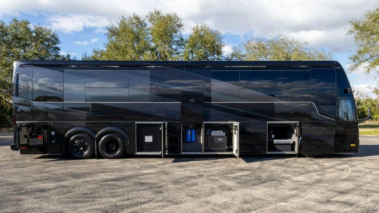 220万美元拿下“全球最美房车” 2026 Loki Prevost移动宫殿一亮相即售罄 奢华配置堪