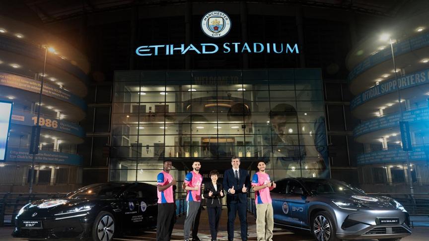 比亚迪携手曼城，绿茵豪门迎来“绿色引擎”
