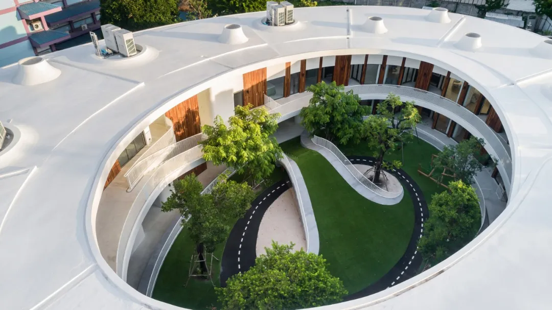 国内外幼儿园的中庭设计