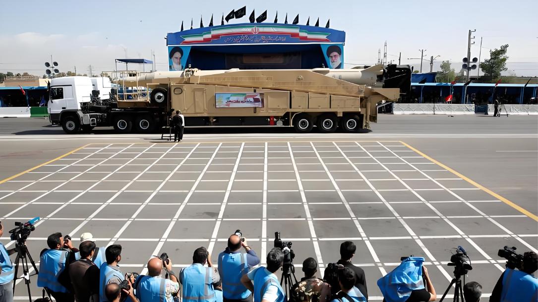 今年的伊朗建军节，太不寻常了！连阅兵都取消了，什么信号？