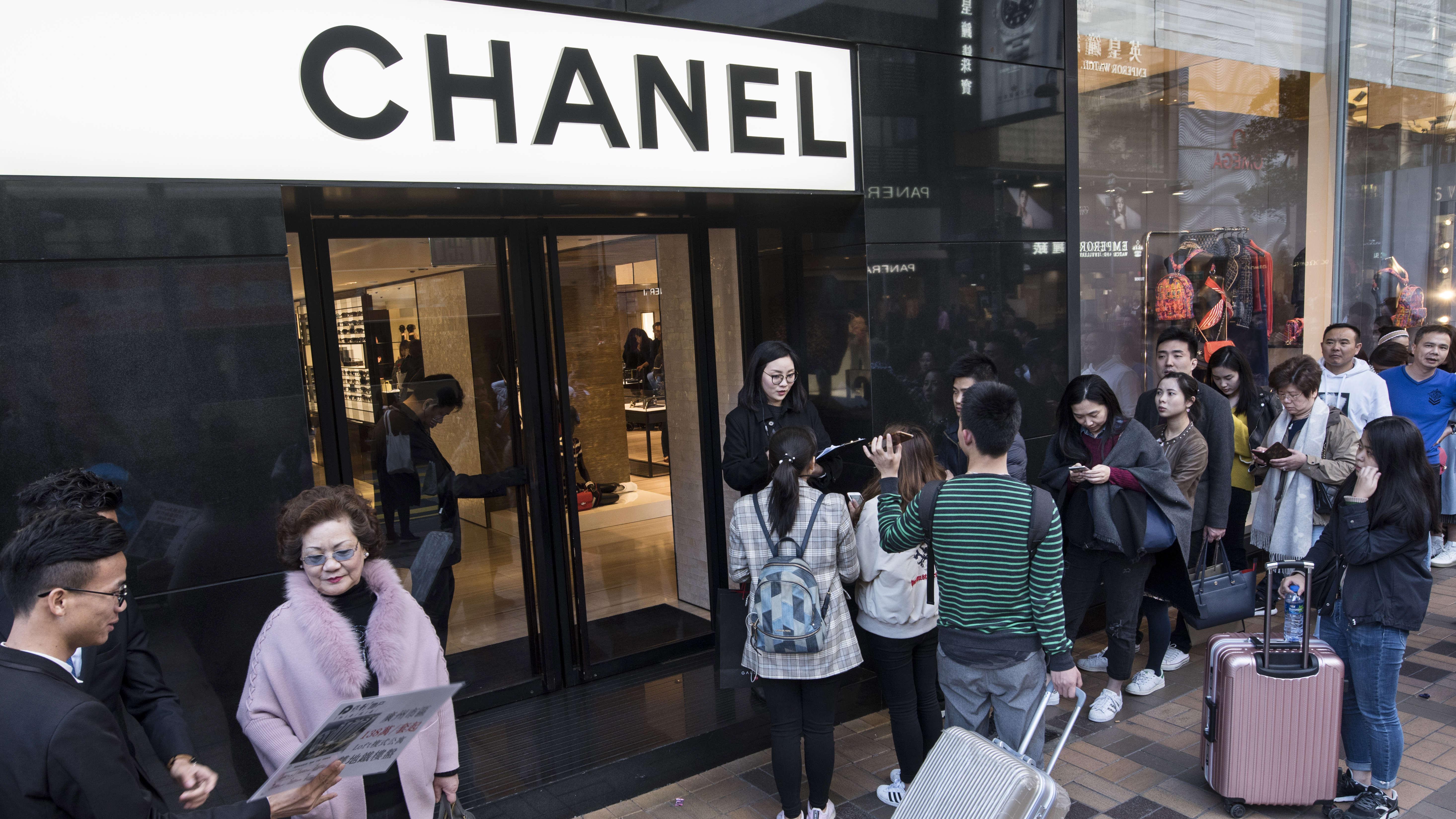 为什么唯品会上正品大牌价格更低？资深买手道出实情