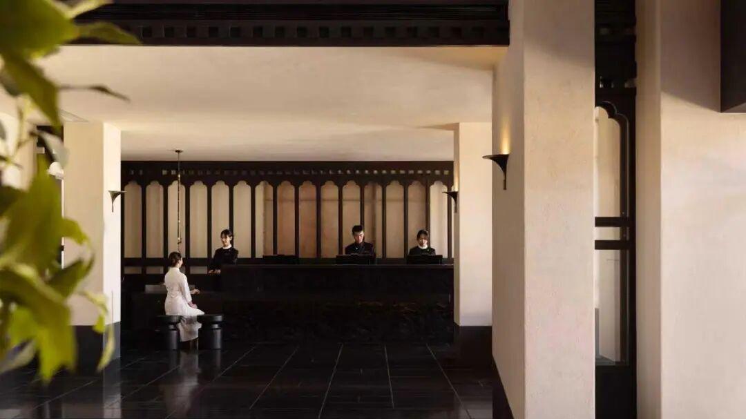 当一家酒店公司开始谈"百年"，投资人在看什么？