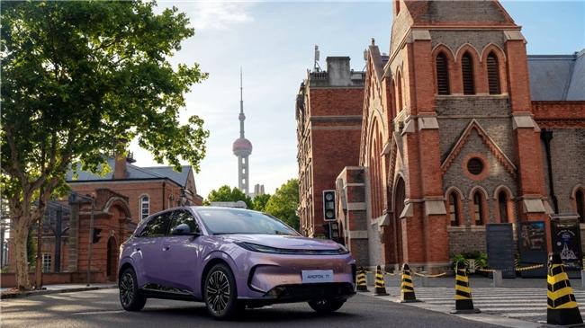 碾压A级轿车的A0级车？极狐T1空间革命6.88万起