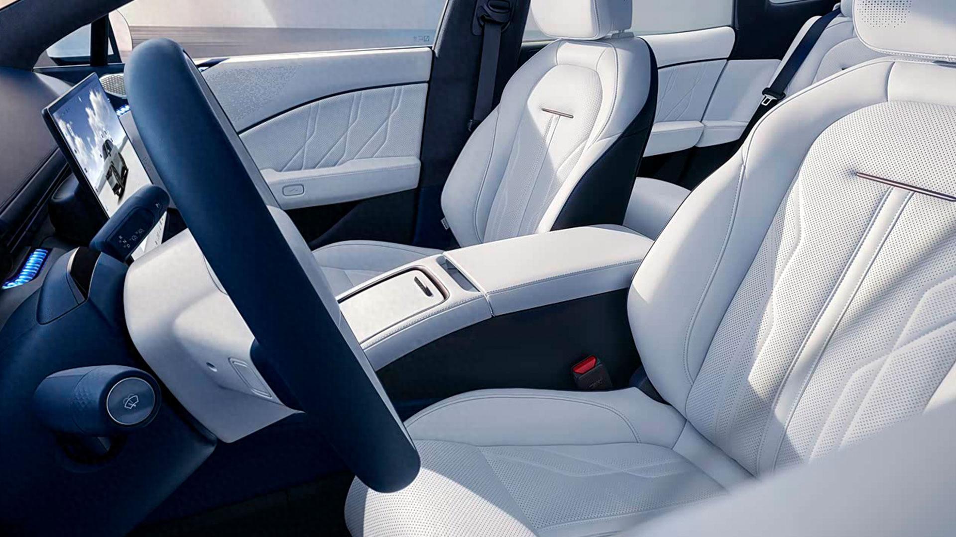 这部车的舒适兼顾全家，老人乘坐更安心