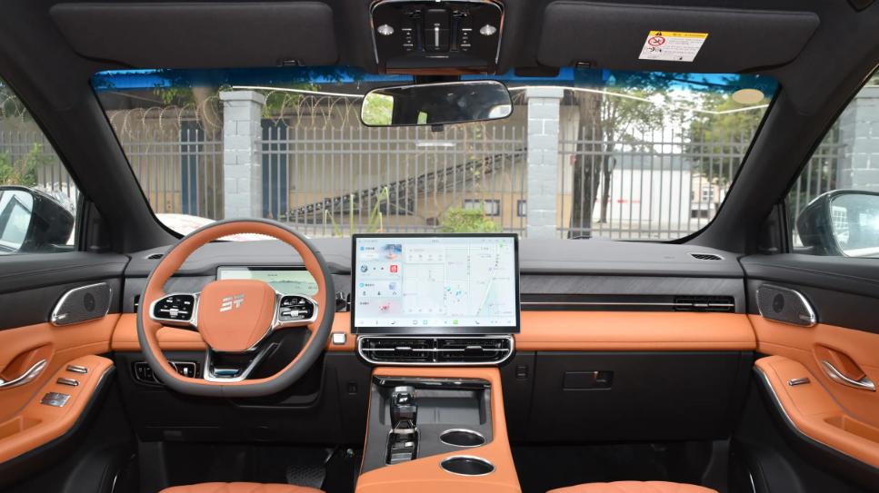 三种座椅布局可选，捷途X90 PRO品质可靠，提供两种动力版本