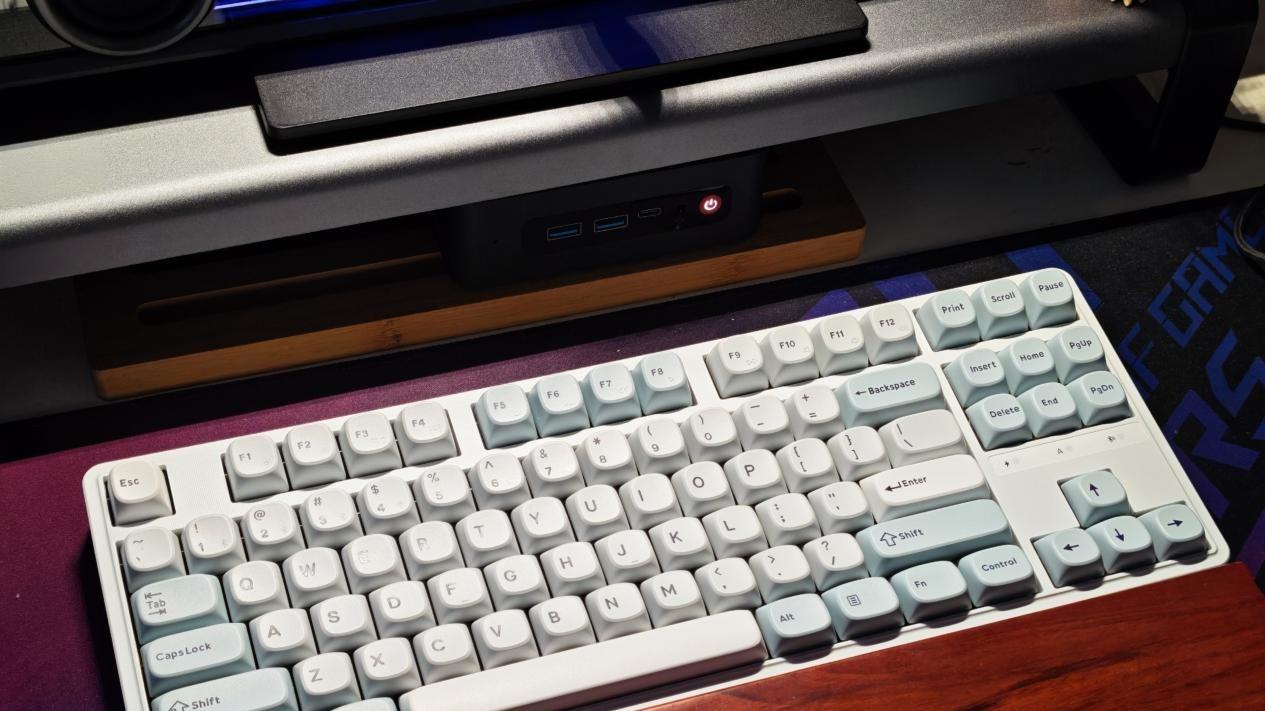 既要8K电竞又要长续航？成年人不做选择，SKN青龙87 Ultra全都有