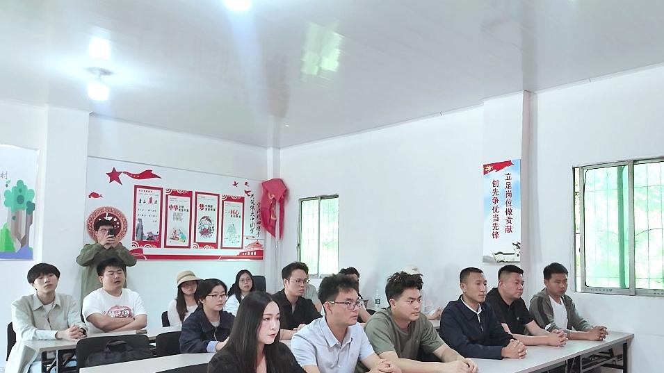 e网兴农·智赋广安｜賨城村播助农活动走进邻水清水村