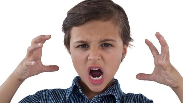 孩子闹情绪时，这4句话千万别讲！越说越叛逆