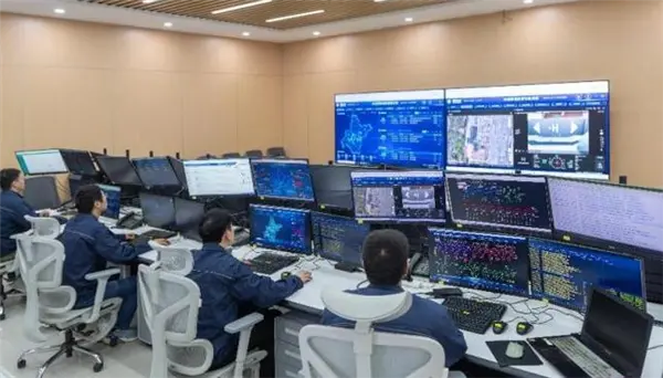 一中国首例！电力“无人机虚拟驾驶舱”在武汉投用 远程巡检变电站