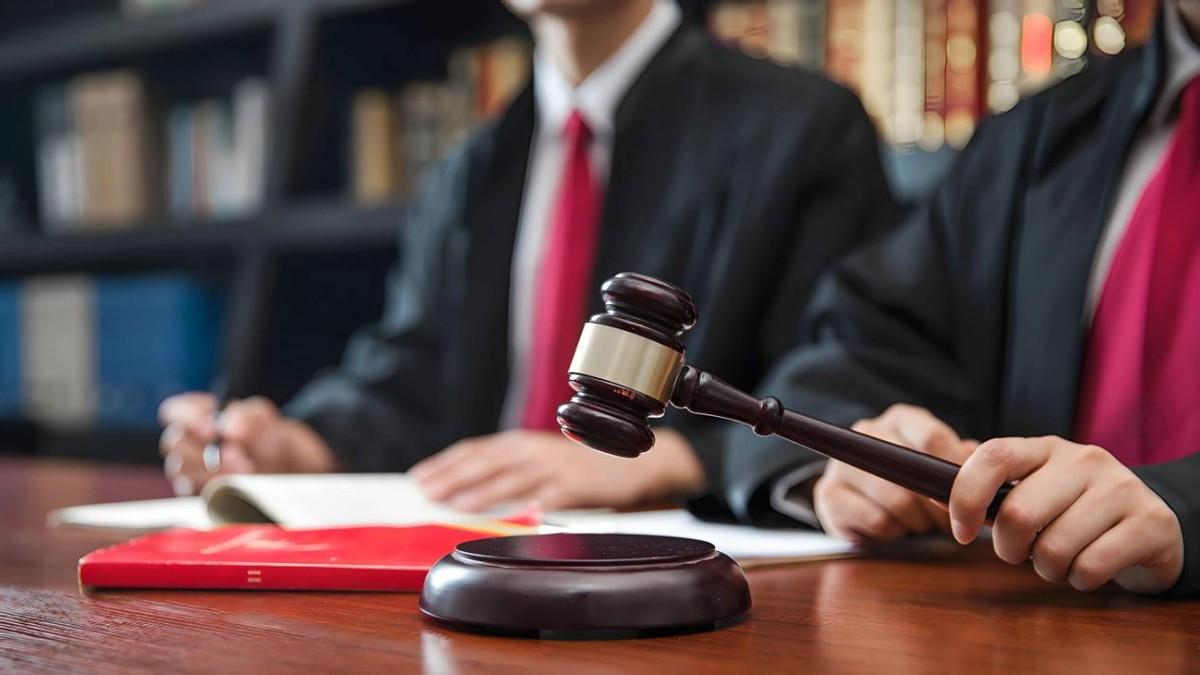 恋爱分手后男方自杀，家属向女方索赔30万？律师：分手是正当权利