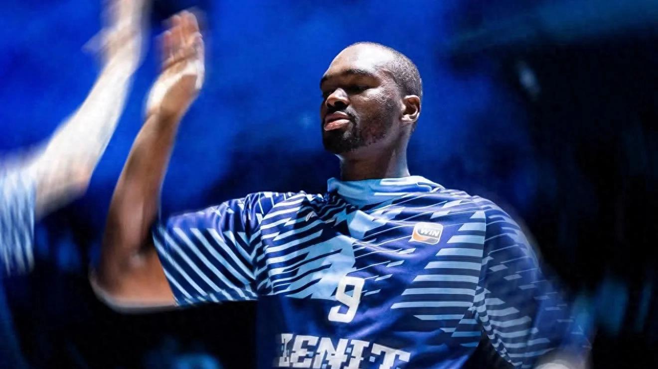 昔日CBA超级外援被裁！失业无球可打，球迷: 活该