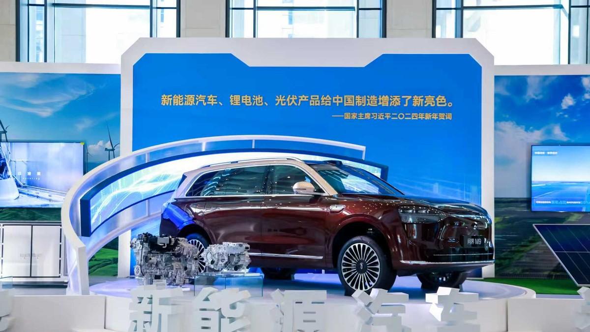 问界M9 NPS四连冠，销量口碑双登顶