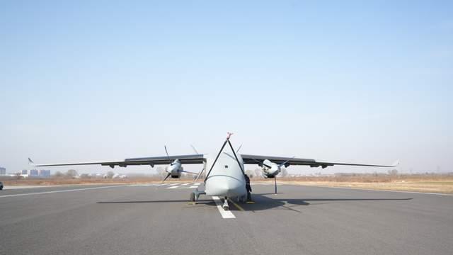 长鹰-8首飞成功，从此刻起，中国低空有了一张新王牌