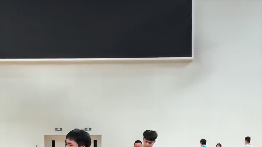 秦志戬督训！国乒进行适应性训练，男女团直接晋级淘汰赛力争卫冕