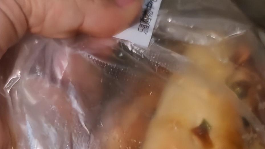 “10块钱的过期糕点，很丢人吗”，家长吐槽孩子