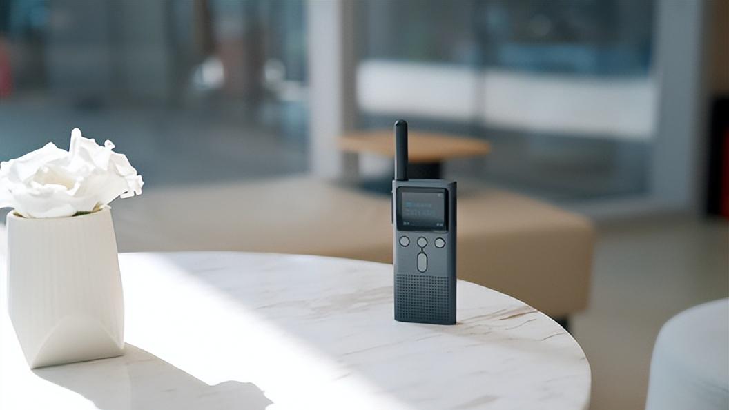 打破传统印象的便携实用 小米对讲机2S全能通讯工具