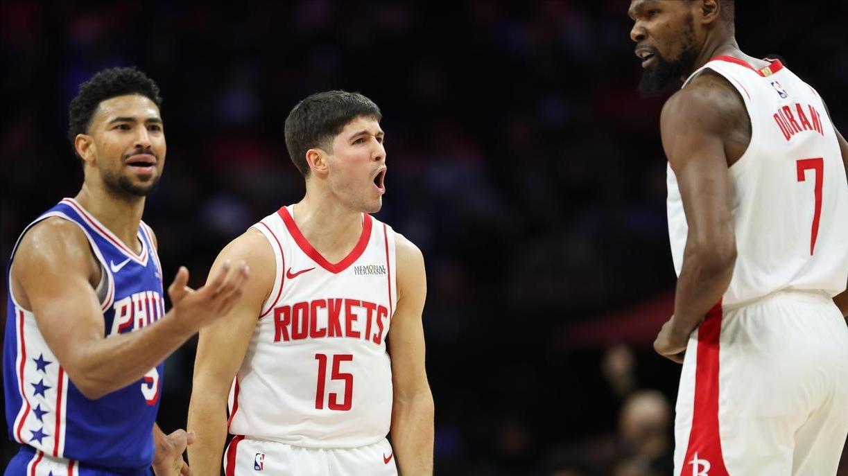 裁判帮忙依然难阻失利，火箭加时输76人！