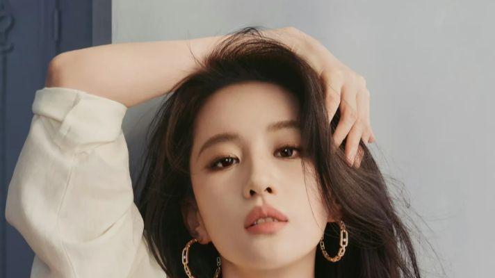 早清气色全靠它，耳环才是脸部的 “光感担当”