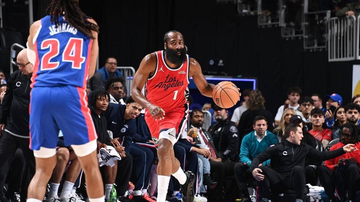 121-106！这就是哈登的影响力，他才是快船复苏的真正方向盘