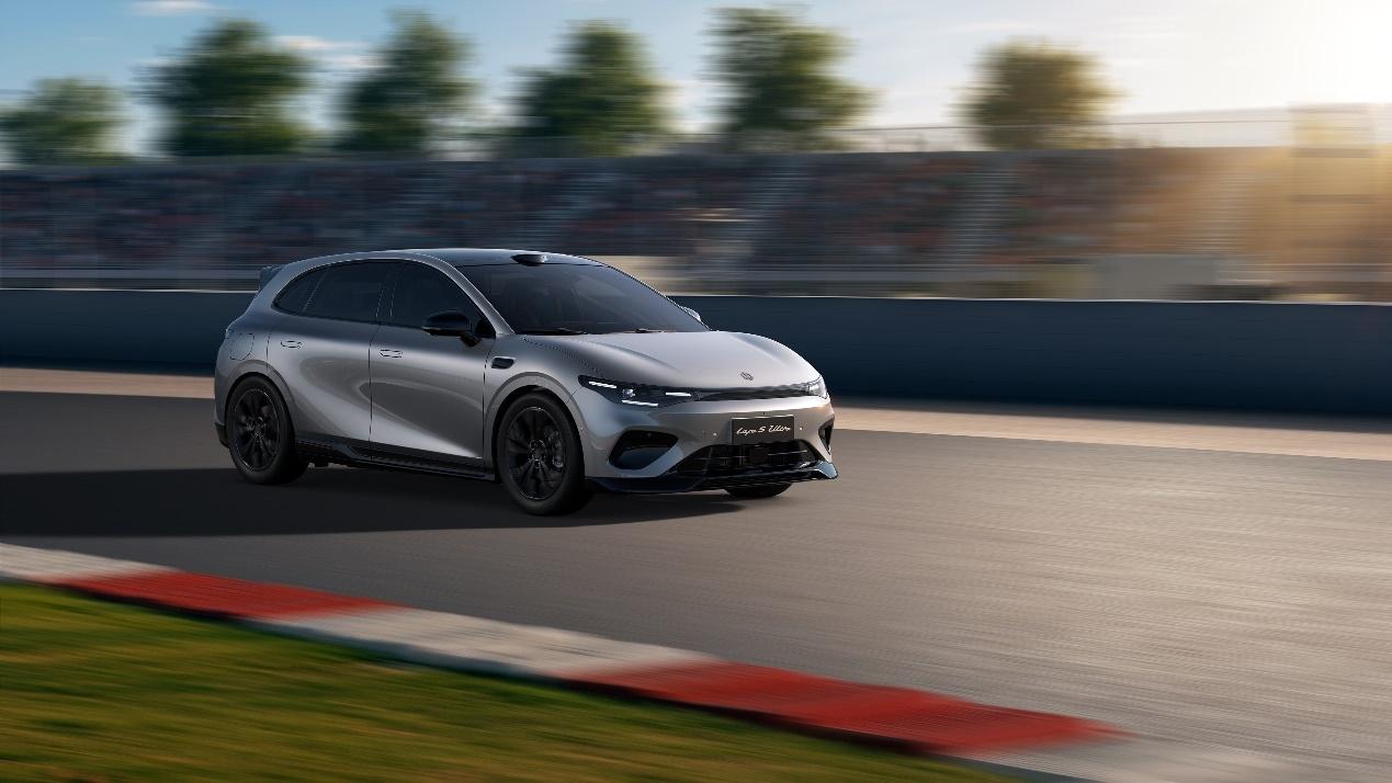 满配运动轿跑登场，零跑Lafa5 Ultra北京国际车展重磅上市