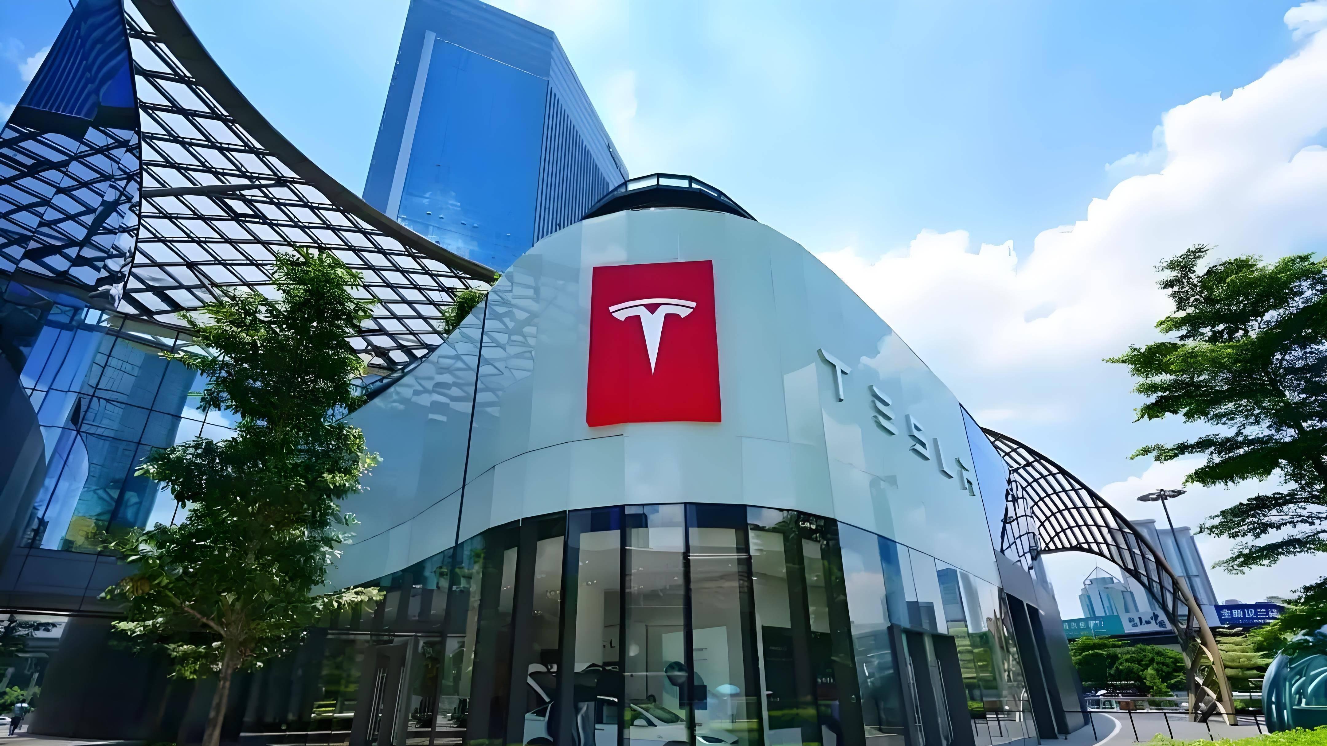 马斯克确认：特斯拉新款Roadster电动超跑预计4月下旬亮相