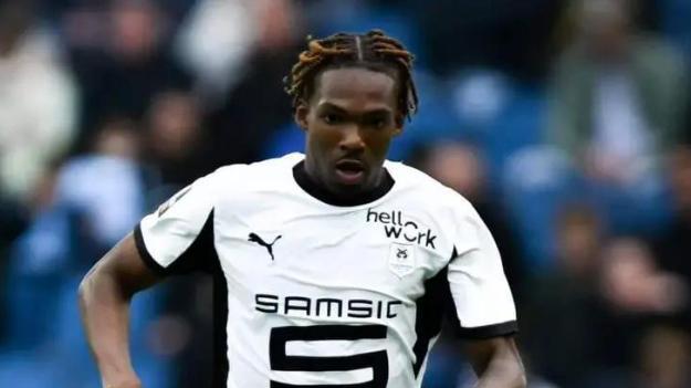 曝利物浦压哨敲定范戴克接班人！