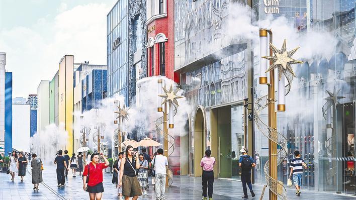 武汉多处公共场所惊现“人造喷雾” 成为江城的一道独特风景