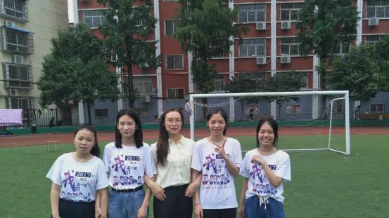 信阳市第七中学教师王芳芳：严有尺度 爱有温度