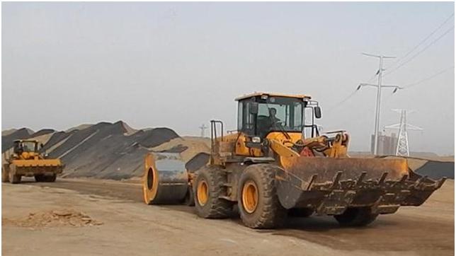 yct25冲击碾压设备：路基压实全能利器