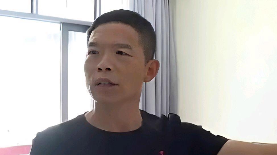 2021年，湖南一男子抛妻弃子跟女员工私奔，被抓现行还百般狡辩