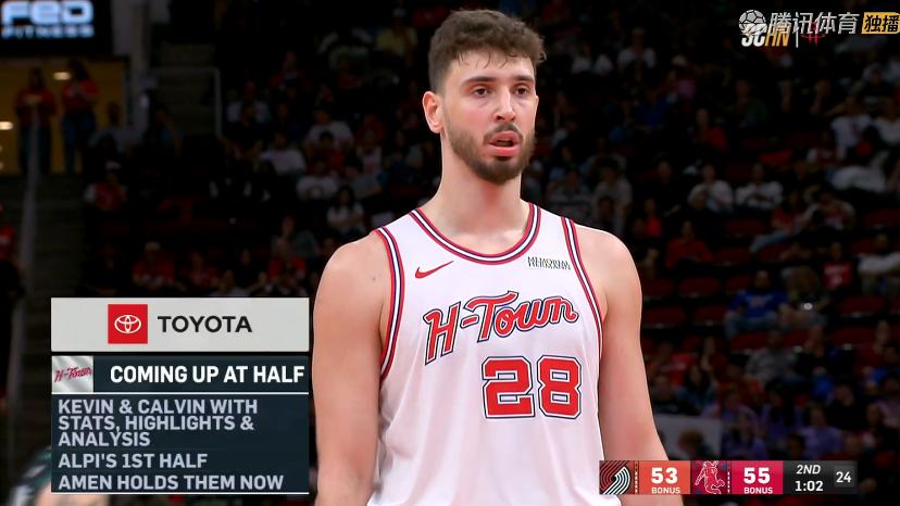 火箭险胜！杜兰特20+8+5，申京28+6，赛后阿杜第一时间去找乌度卡