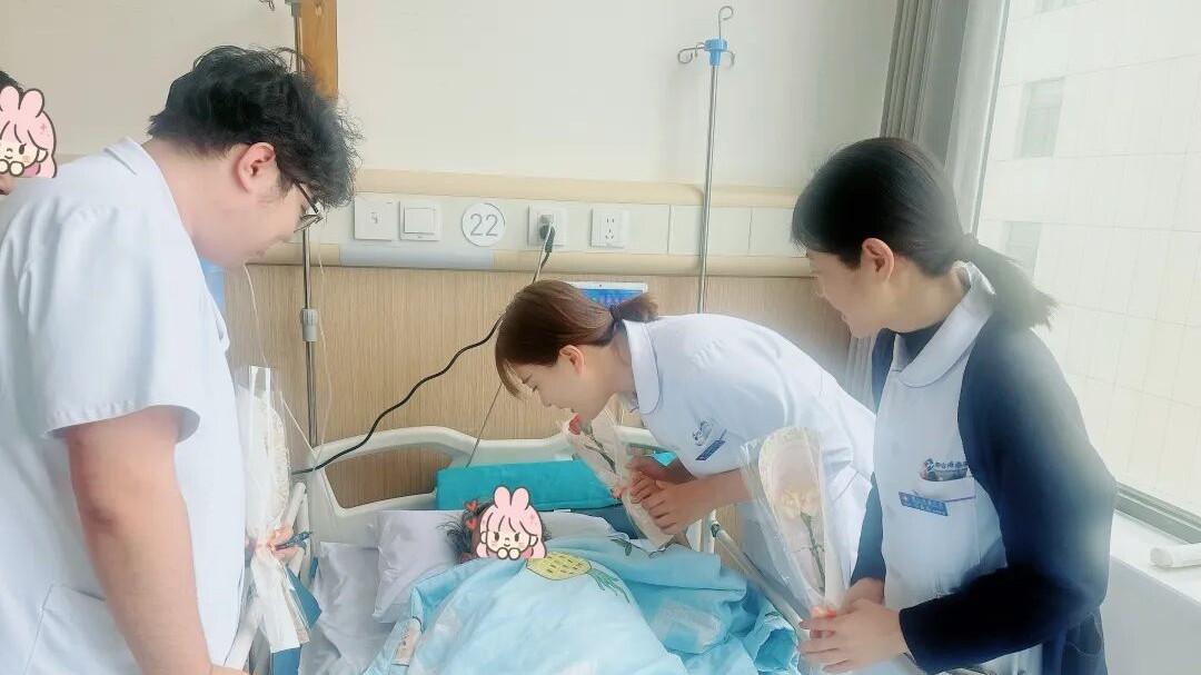 海港印象 多一点点 | 情暖三八节 花香暖人心