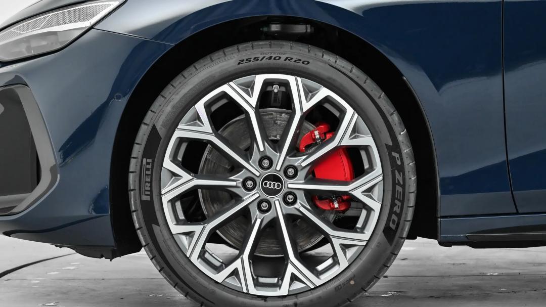 降价10万后，奥迪A6L的登味似乎没那么重了