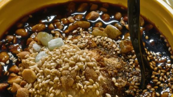 青岩古镇百年老味！玫瑰糖糕粑稀饭温润清甜超治愈
