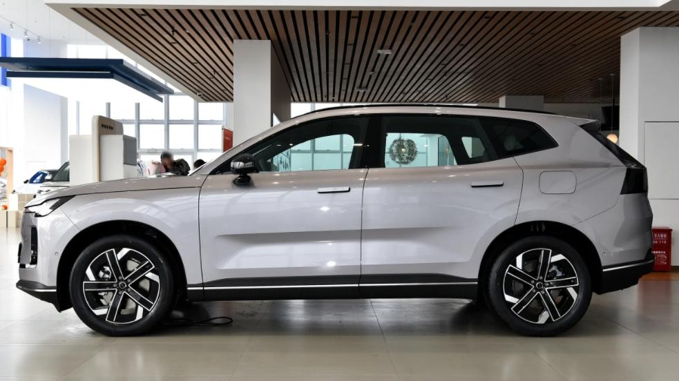优惠后起售价仅24.99万，沃尔沃XC70 99周年感恩版家用很合适？