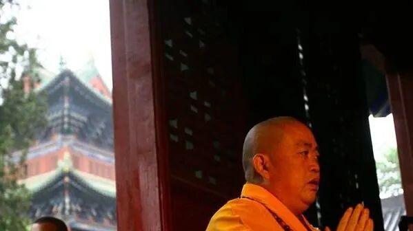 中国佛教协会就释永信案发声：违法必究，佛教界需严守法律戒律