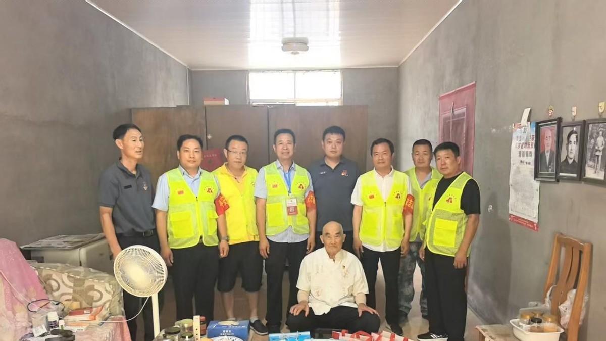 慰问革命老党员 传承红色奋斗魂