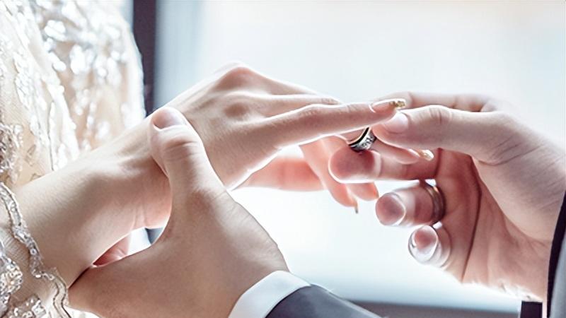 村支书悬赏1000元帮小伙找媳妇：热搜背后，是一个村的无奈