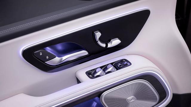 奔驰新一代纯电MPV发布，车长近5米5，还有8座可选，还有何看点？