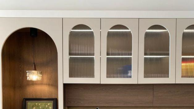 餐边柜别做满！留一段开放格，颜值翻倍