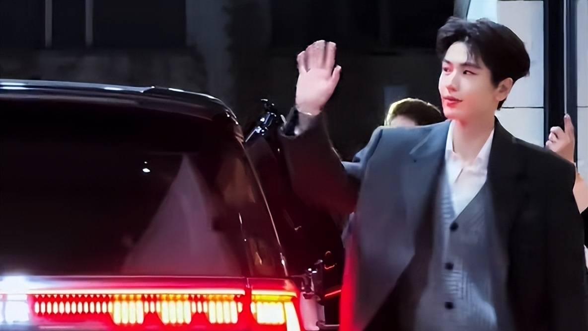 张凌赫的座驾居然是极氪009？