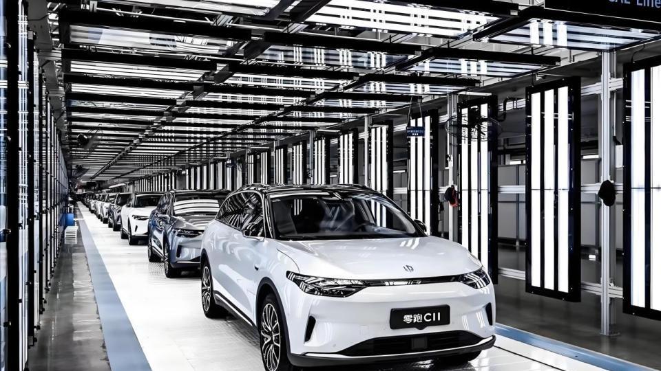 首次集体盈利，新势力四强品牌路径分化